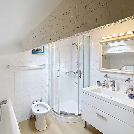 Lägenhet 3-bedroom Loft 3 Minutes From The Center Cannes