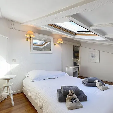 아파트 3-bedroom Loft 3 Minutes From The Center *