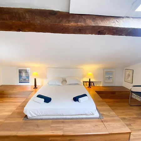 아파트 3-bedroom Loft 3 Minutes From The Center *