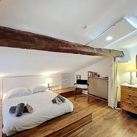 3-bedroom Loft 3 Minutes From The Center 아파트